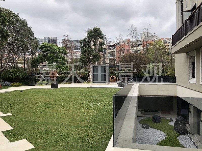 夏季別墅花園如何養(yǎng)護(hù)？